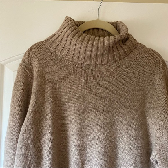 SOLD Patagonia Recycled Cashmere Turtleneck - Picture 2 of 7